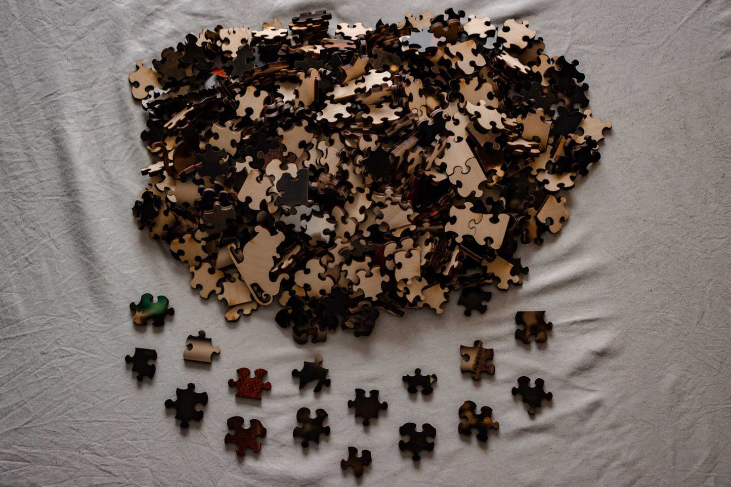 A Christmas Cat, wooden puzzle, 629 pcs
